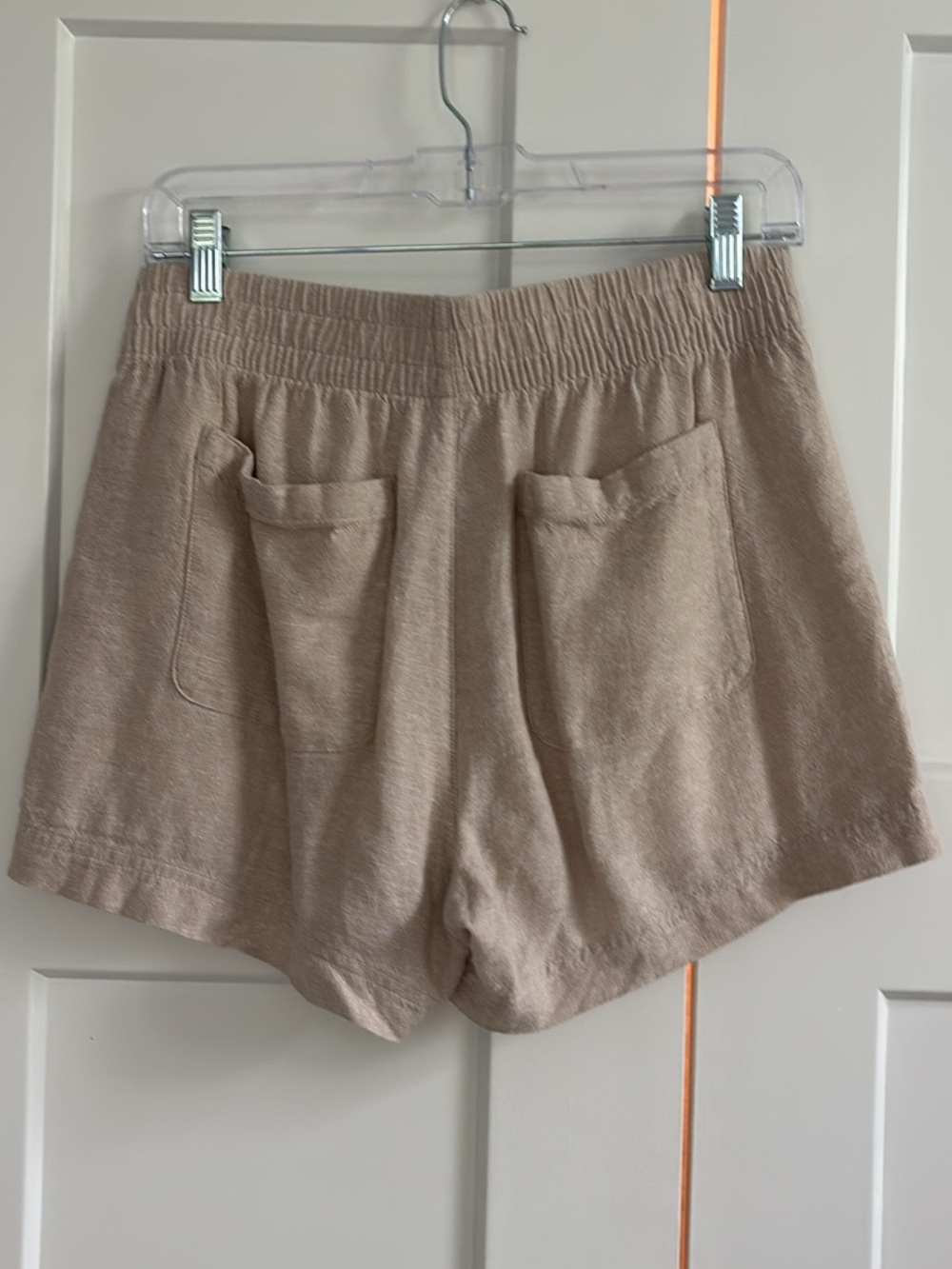 Women’s Elastic-Waist Tan Linen-Blend Shorts - Picture 2 of 3